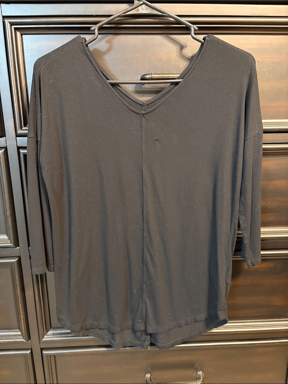 Tahari Black V-Neck Long Sleeve Tee